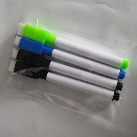2/15$ NEW 4 pcs Erasable Magnetic Markers for White Boards (Small) - Picture 6 of 8